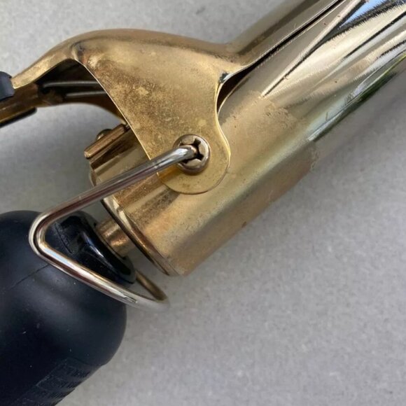 Hot Tools Pro Artist Defined Curls Long Lasting 24K Gold Curling Iron, 1.5" - Picture 7 of 8